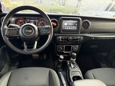 Used 2022 Jeep Wrangler Unlimited Sport image 26