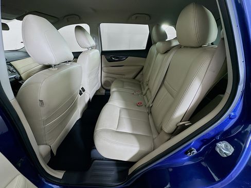 Used 2018 Nissan Rogue SV image 26