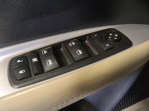 Used 2019 Dodge Journey SE FWD image 27