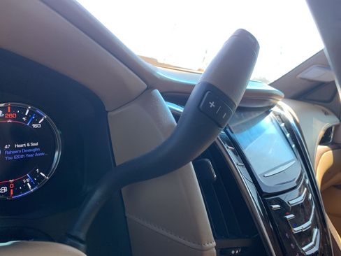 Used 2017 Cadillac Escalade Platinum image 26