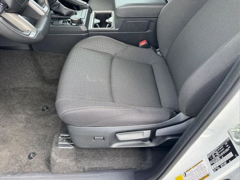 Used 2025 Toyota 4Runner SR5 AWD/4WD image 7