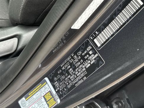 Used 2023 Kia Forte LXS w/ LXS Technology Package FWD image 31