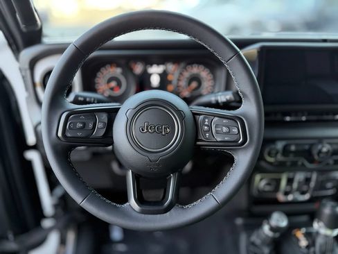 New 2026 Jeep Gladiator Sport AWD/4WD image 6