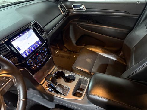 Used 2020 Jeep Grand Cherokee Limited w/ Luxury Group II image 28