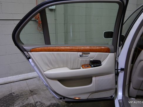 Used 2001 Lexus LS 430 RWD image 13