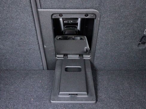 Certified 2025 Volvo XC40 B5 Plus image 32