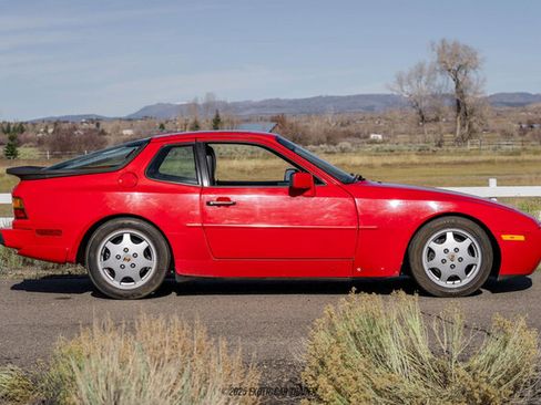 Used 1988 Porsche 944 Turbo image 9