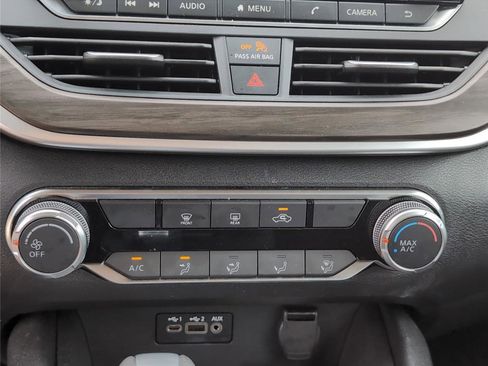 Used 2025 Nissan Altima 2.5 SV FWD image 21