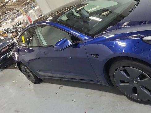 Used 2021 Tesla Model 3 Standard Range Plus RWD image 3