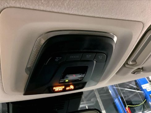 Used 2025 Toyota Corolla LE image 34