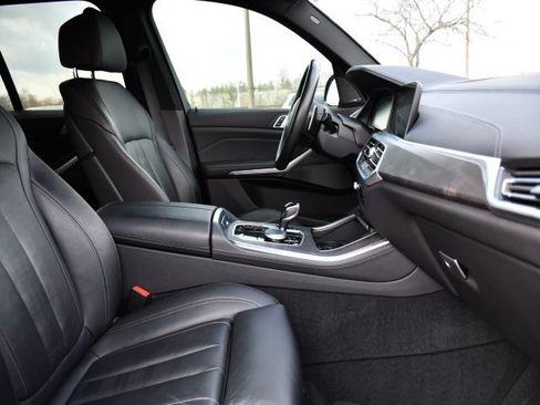 Used 2020 BMW X5 M50i w/ Premium Package image 32