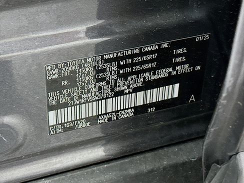 Used 2025 Toyota RAV4 XLE FWD image 12