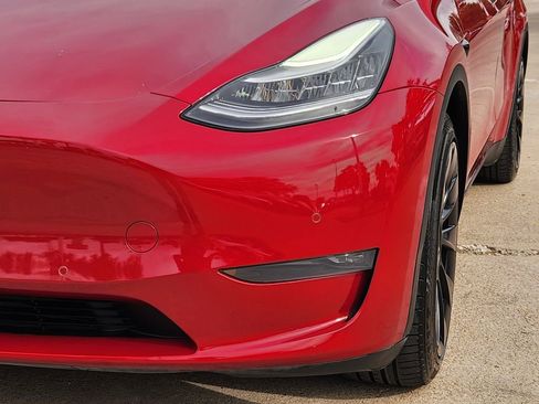 Used 2020 Tesla Model Y Long Range image 8