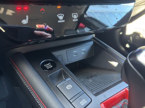 New 2026 Nissan Kicks SR image 19