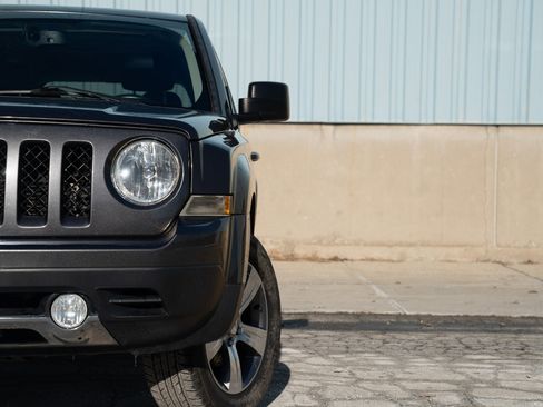 Used 2017 Jeep Patriot High Altitude image 2