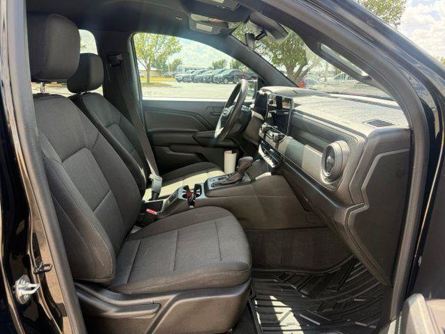 Used 2024 Chevrolet Colorado W/T RWD image 3