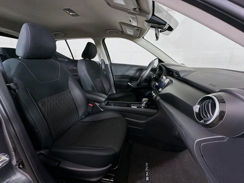 Used 2023 Nissan Kicks SV image 28