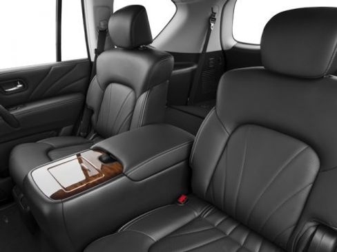 Used 2017 INFINITI QX80 4WD w/ Driver Assistance Package image 17