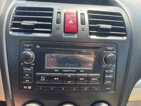 Used 2014 Subaru Crosstrek 2.0i Premium image 17