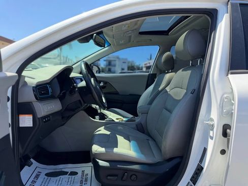 Used 2019 Kia Niro EX Premium w/ Sunroof Package FWD image 25