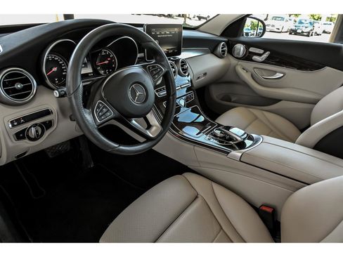 Used 2017 Mercedes-Benz C 300 4MATIC Sedan image 10