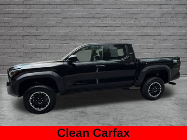 Used 2025 Toyota Tacoma TRD Off-Road AWD/4WD image 3