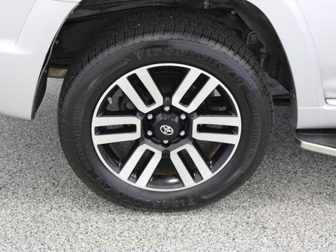Used 2017 Toyota 4Runner Limited AWD/4WD image 6