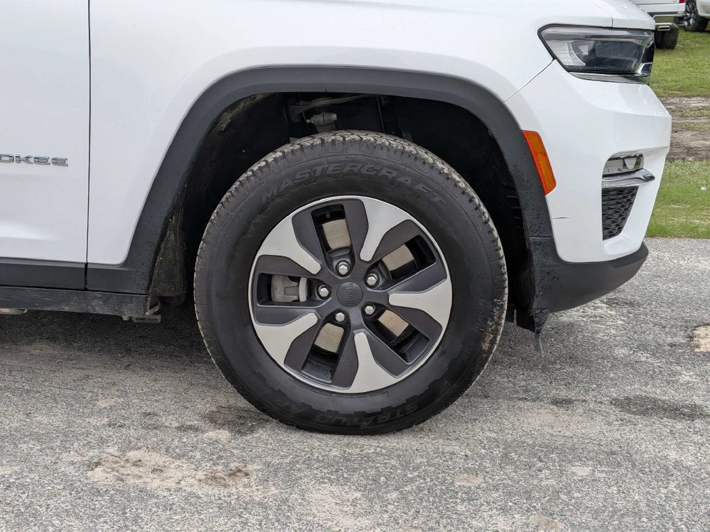 Used 2024 Jeep Grand Cherokee Limited 4xe AWD/4WD image 10