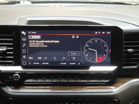 Used 2023 GMC Sierra 1500 Elevation image 25