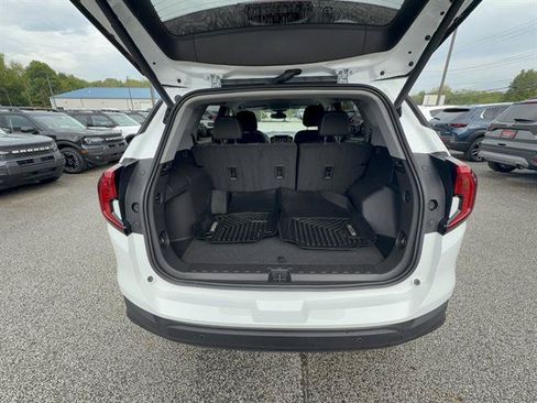 Used 2024 GMC Terrain SLE w/ Driver Convenience Package AWD/4WD image 4