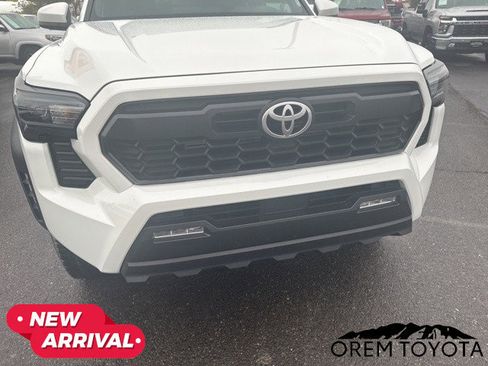 Used 2024 Toyota Tacoma TRD Off-Road image 12