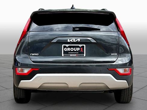 Used 2023 Kia Niro EX image 5