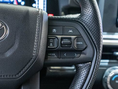 Certified 2026 Toyota Tacoma SR5 AWD/4WD image 18