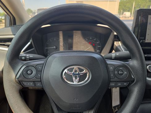 Used 2024 Toyota Corolla LE FWD image 10