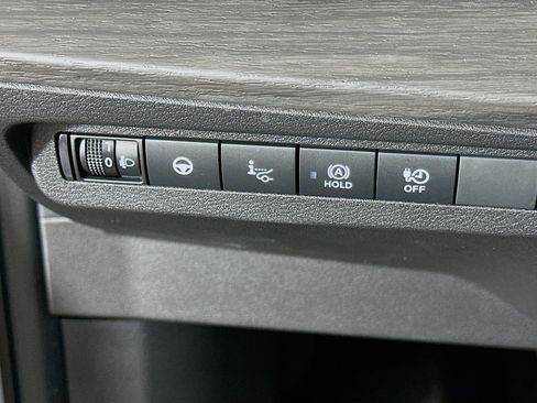Used 2025 Nissan Ariya FWD image 17