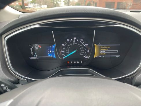 Used 2016 Ford Fusion SE w/ Equipment Group 202A image 16