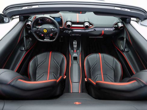 Used 2022 Ferrari 812 GTS RWD image 31