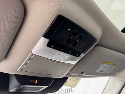 Used 2024 Nissan Pathfinder Platinum image 25