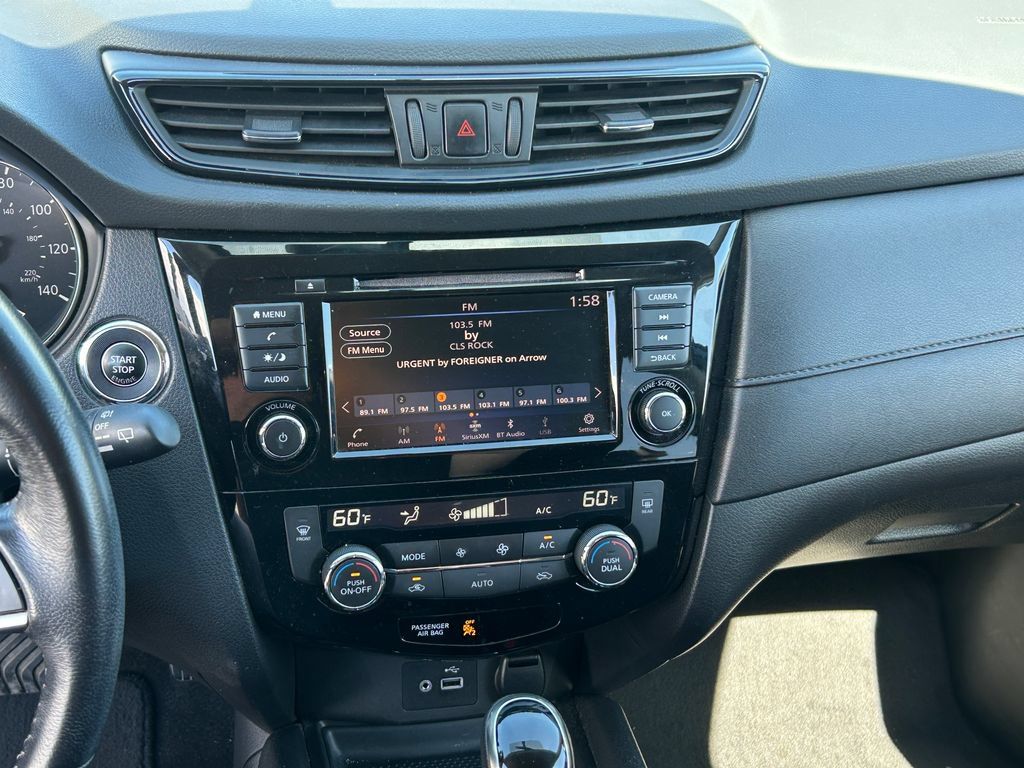 Used 2018 Nissan Rogue SV AWD/4WD image 26