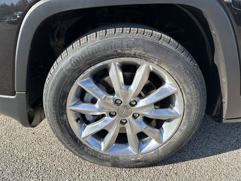 Used 2014 Jeep Cherokee Limited w/ Luxury Group image 13