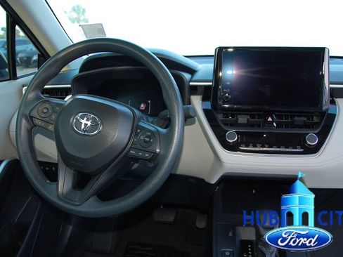 Used 2026 Toyota Corolla Cross L FWD image 19