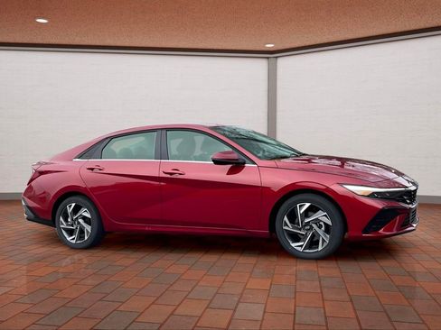 New 2025 Hyundai Elantra Limited image 6
