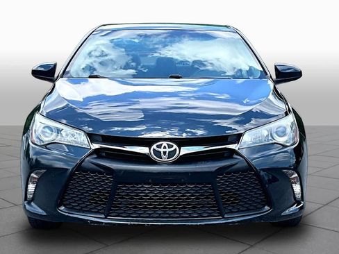 Used 2017 Toyota Camry SE FWD image 4
