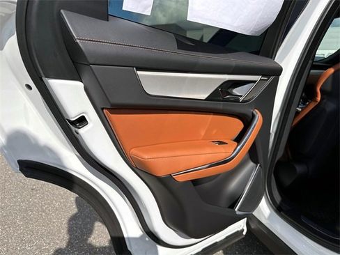 New 2025 Jaguar F-PACE R-Dynamic S image 11