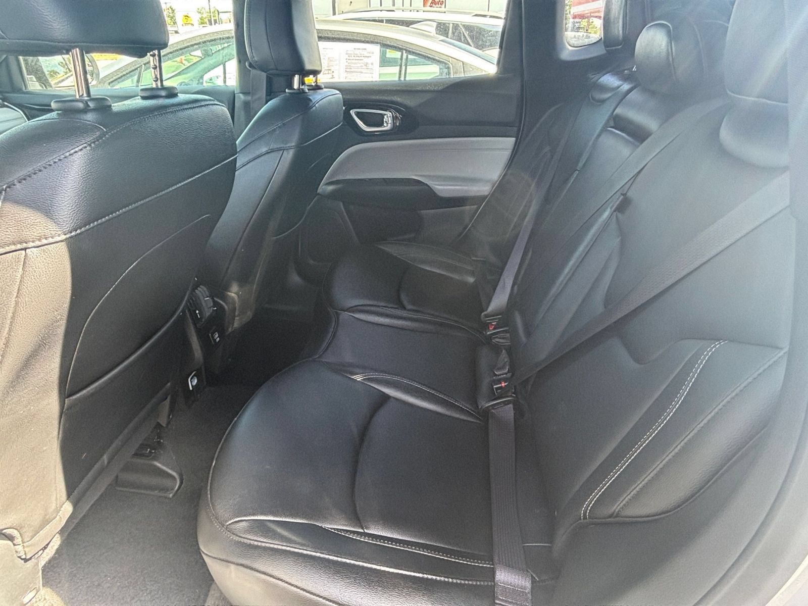 Used 2025 Jeep Compass Limited AWD/4WD image 24