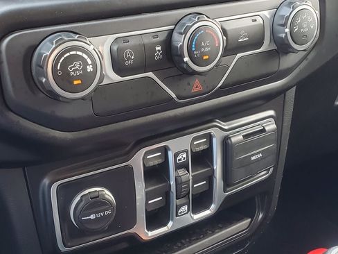 Used 2021 Jeep Wrangler Unlimited Sport AWD/4WD image 18