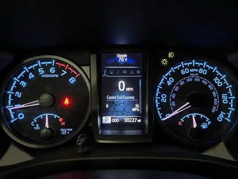 Certified 2021 Toyota Tacoma TRD Off-Road w/ Technology Package AWD/4WD image 15