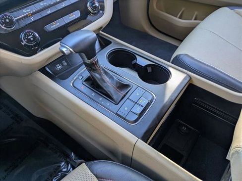 Used 2017 Kia Sedona LX w/ LX Essentials Premium Package image 12