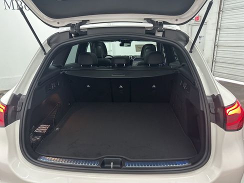 Used 2026 Mercedes-Benz GLC 300 image 24