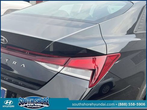 Certified 2021 Hyundai Elantra SEL w/ Cargo Package FWD image 9